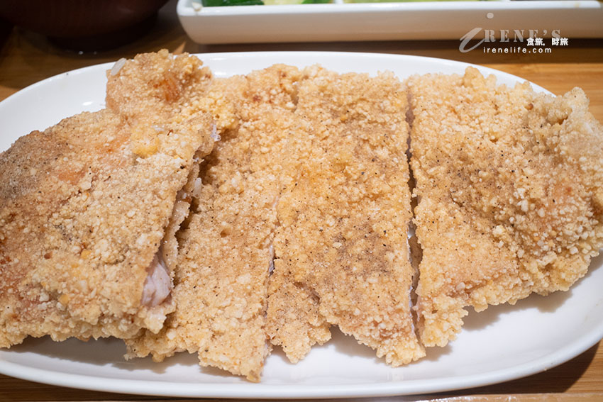 學生商圈的份量就是足,排骨炒飯、雞排飯、韓式海鮮豆腐鍋 學生商圈的份量就是足,排骨炒飯、雞排飯、韓式海鮮豆腐鍋