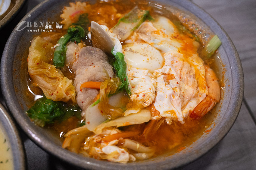三重鍋燒麵專賣店|湯頭、麵體選擇多,推薦雙倍料直接點下去 三重鍋燒麵專賣店|湯頭、麵體選擇多,推薦雙倍料直接點下去