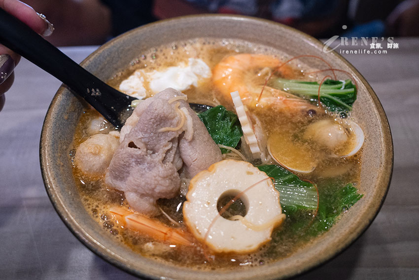 三重鍋燒麵專賣店|湯頭、麵體選擇多,推薦雙倍料直接點下去 三重鍋燒麵專賣店|湯頭、麵體選擇多,推薦雙倍料直接點下去