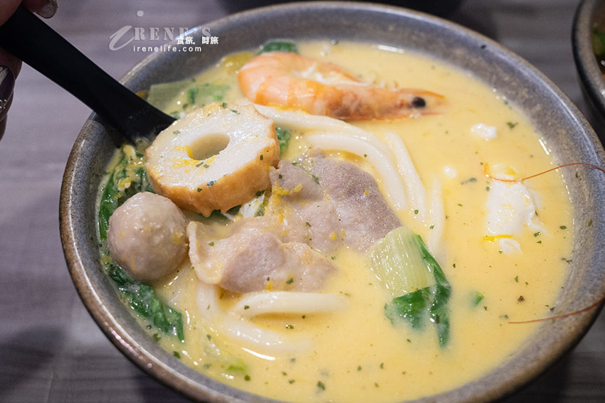 三重鍋燒麵專賣店|湯頭、麵體選擇多,推薦雙倍料直接點下去 三重鍋燒麵專賣店|湯頭、麵體選擇多,推薦雙倍料直接點下去
