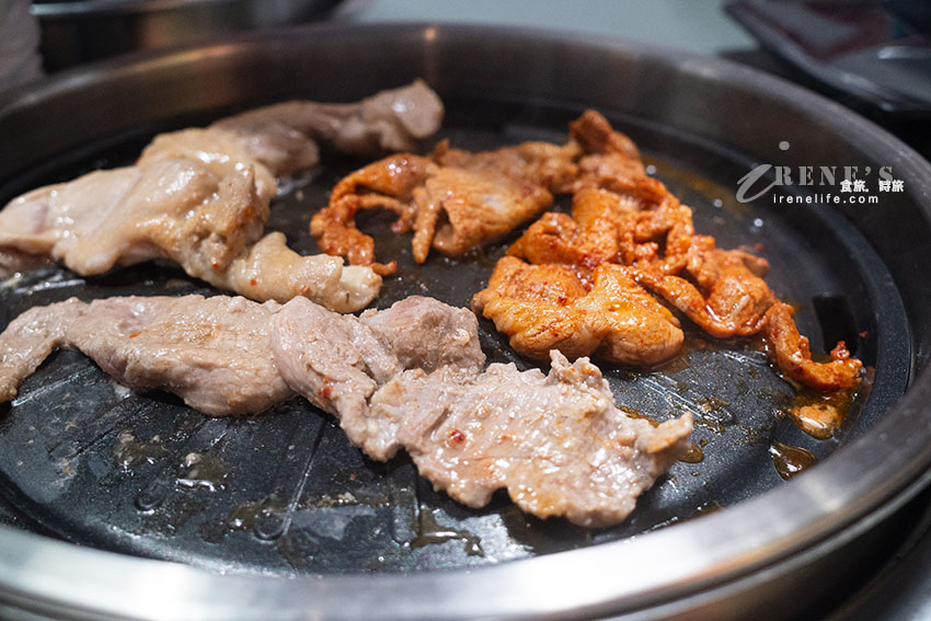 個人式韓式燒肉吃到飽，八種肉品＋三種海鮮還有小菜、煎餅、炸物，只要378元吃免驚！