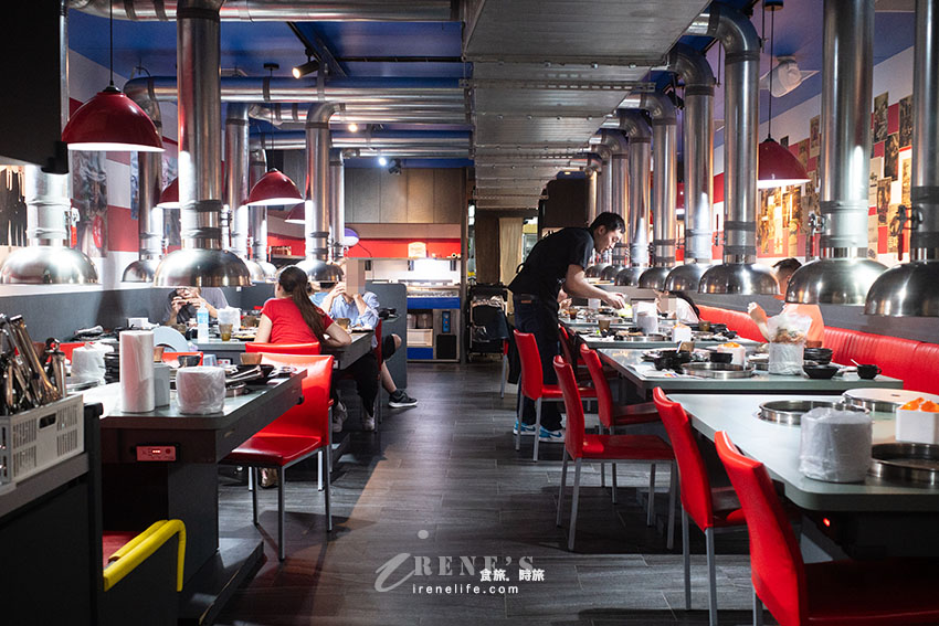 個人式韓式燒肉吃到飽，八種肉品＋三種海鮮還有小菜、煎餅、炸物，只要378元吃免驚！