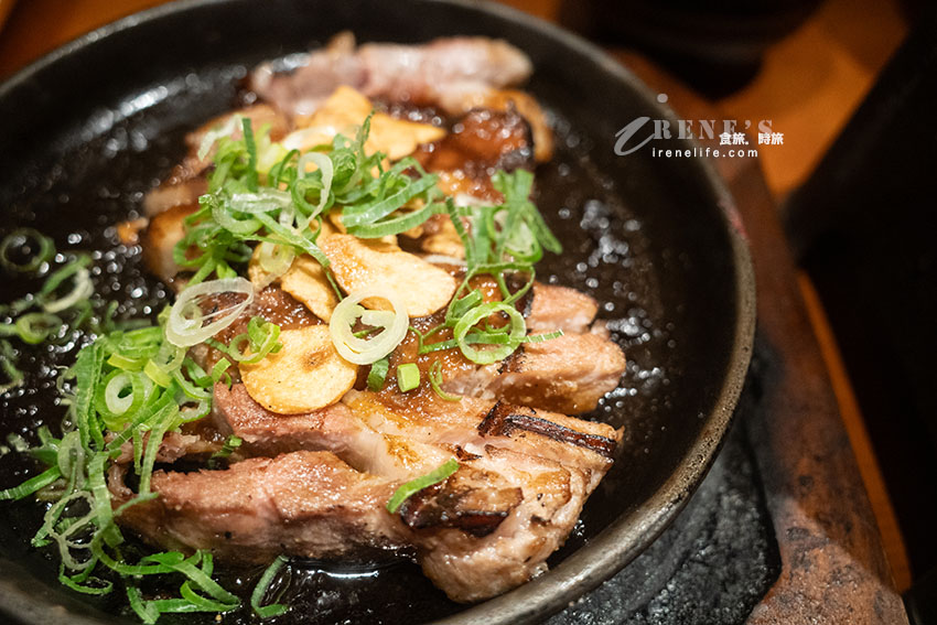 岡山車站內牛排專賣店，吃牛排配石鍋飯，牛肉熟度可依喜好自己調整