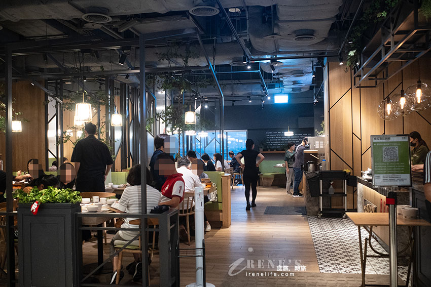 韓國嫩豆腐煲專賣店，內用小菜、飲料、霜淇淋無限吃到飽