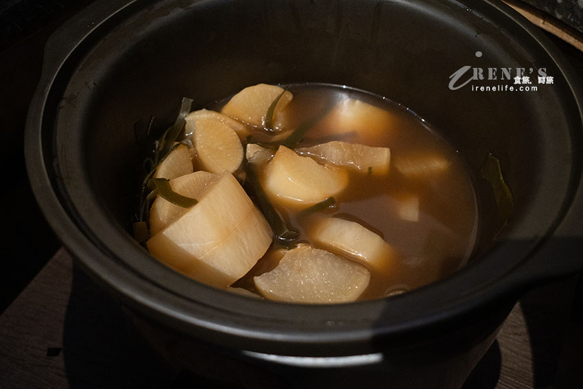 韓國嫩豆腐煲專賣店，內用小菜、飲料、霜淇淋無限吃到飽