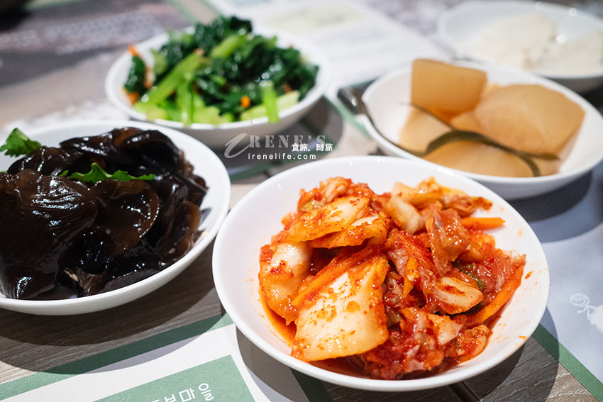 韓國嫩豆腐煲專賣店，內用小菜、飲料、霜淇淋無限吃到飽
