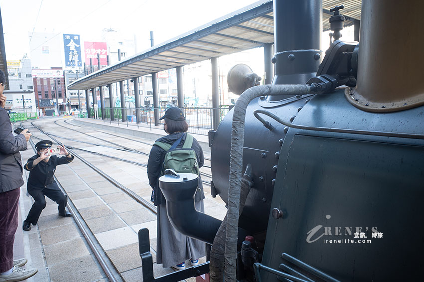 跟著夏目漱石搭上蒸汽小火車吧！搭乘地 、停靠站 、時刻表、票價，詳細分享