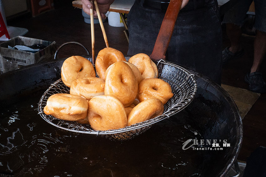 從小吃到大！三重人的在地下午茶，四十年甜甜圈 雙胞胎 好吃又便宜 @Irene's 食旅．時旅