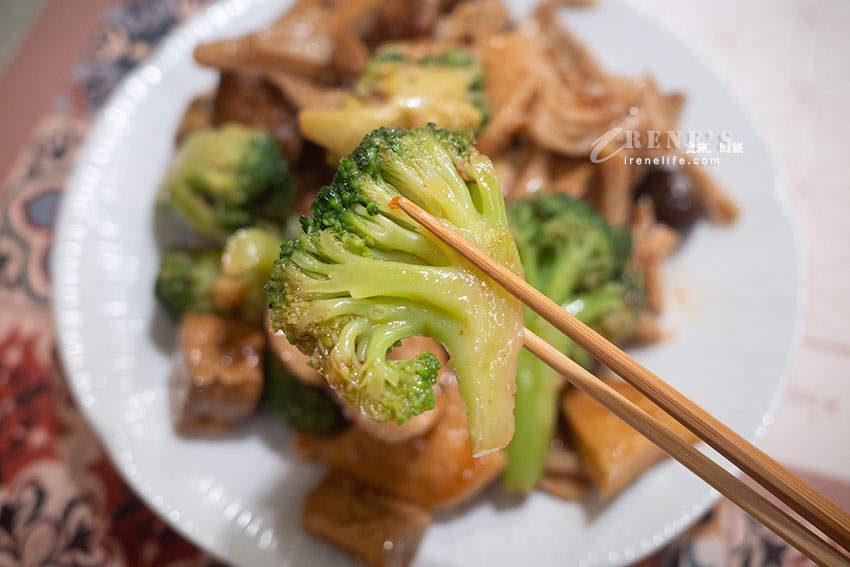 北投市場排隊冷滷味鹹水雞，品項多到爆，晚上宵夜的首選