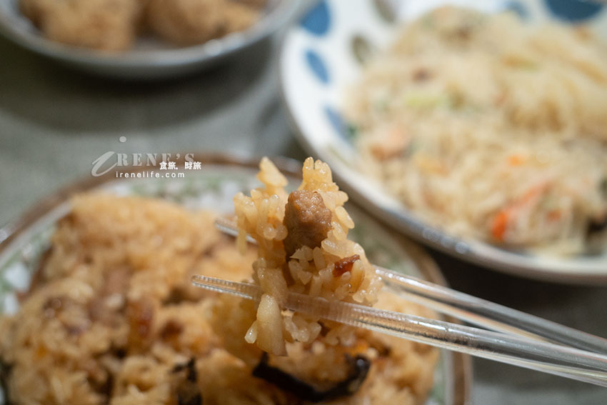 2025新北油飯節人氣十強之一的大碗油飯,市場裡的樸實在地美食 2025新北油飯節人氣十強之一的大碗油飯,市場裡的樸實在地美食