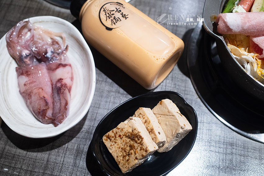 泰式風味的平價小火鍋，內用紅咖哩飯、王子麵、飲料、冰淇淋無限吃到飽