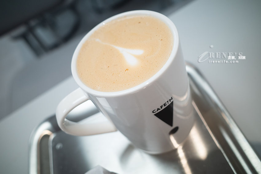 人氣咖啡店 CAFE!N 硬咖啡插旗三重啦!極簡風格怎麼拍都像雜誌封面 人氣咖啡店 CAFE!N 硬咖啡插旗三重啦!極簡風格怎麼拍都像雜誌封面
