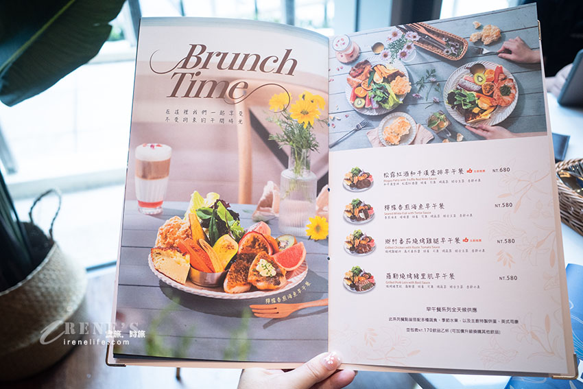 三重也有時尚優雅的英倫輕食館，早午餐超大盤，粉撲鬆餅、鐵鍋鬆餅擄獲女孩們的心