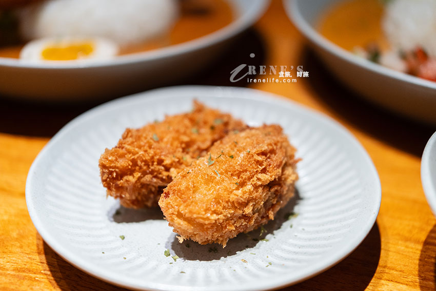 台北車站藏身巷弄裡的香料咖哩專門店,期間限定的手剝大蝦的泰式紅咖哩超級推 台北車站藏身巷弄裡的香料咖哩專門店,期間限定的手剝大蝦的泰式紅咖哩超級推