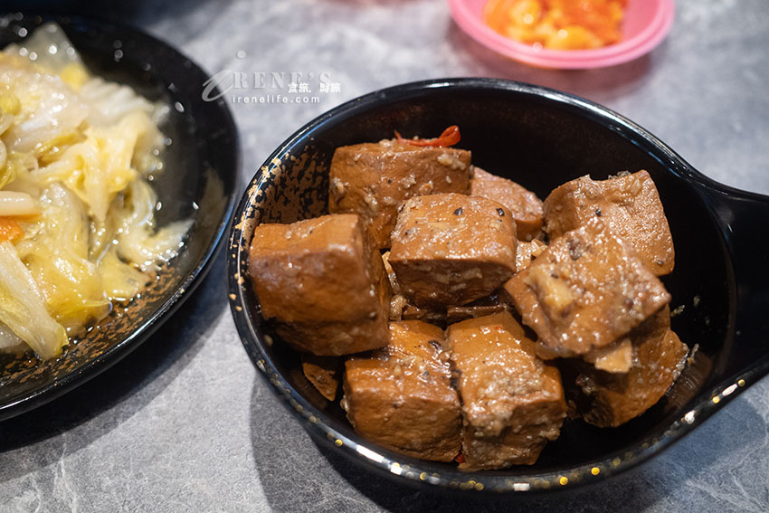 三重集美街新開幕小吃店|魯肉飯配排骨酥湯就是讚,還可以免費續湯 三重集美街新開幕小吃店|魯肉飯配排骨酥湯就是讚,還可以免費續湯
