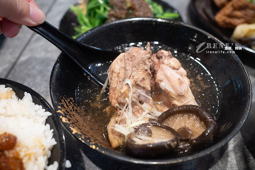 三重集美街新開幕小吃店|魯肉飯配排骨酥湯就是讚,還可以免費續湯 三重集美街新開幕小吃店|魯肉飯配排骨酥湯就是讚,還可以免費續湯