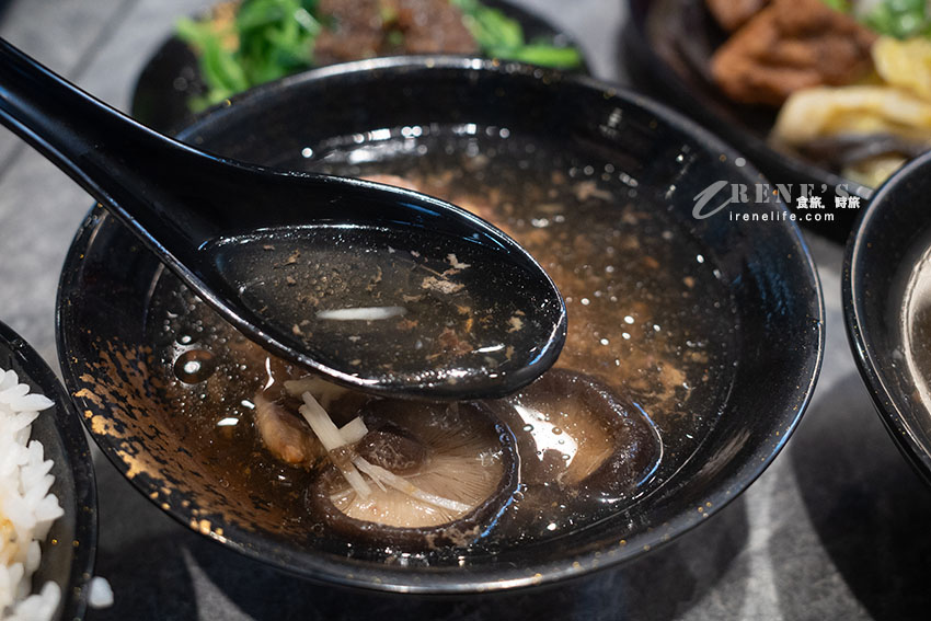 三重集美街新開幕小吃店|魯肉飯配排骨酥湯就是讚,還可以免費續湯 三重集美街新開幕小吃店|魯肉飯配排骨酥湯就是讚,還可以免費續湯