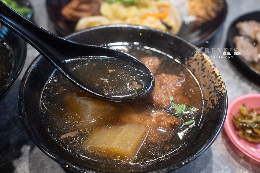 三重集美街新開幕小吃店|魯肉飯配排骨酥湯就是讚,還可以免費續湯 三重集美街新開幕小吃店|魯肉飯配排骨酥湯就是讚,還可以免費續湯