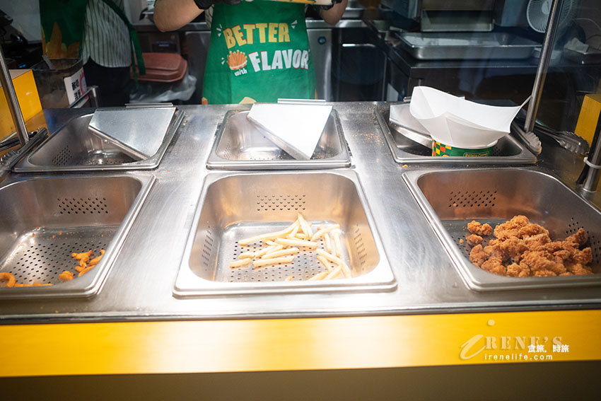 號稱世界最好吃的薯條天花板Potato Corner，兩種薯條口感以及四種口味任選任搭