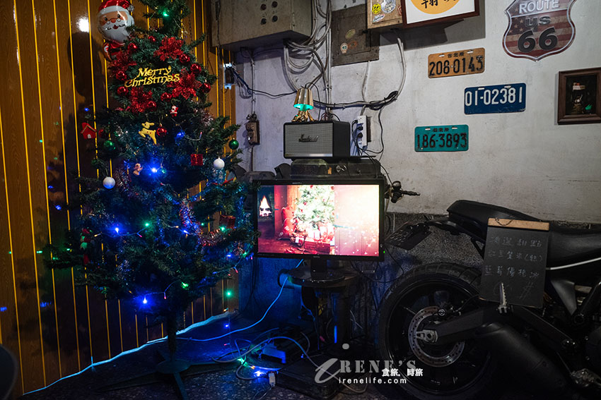 隱藏在車庫裡的漢堡排！環境復古又現代，氛圍給好給滿，僅八席沒預約吃不到