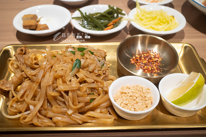 蘆洲家樂福新開幕泰式料理|套餐享飯、湯吃到飽,整桌+79元還有小菜、飲料、霜淇淋無限供應 蘆洲家樂福新開幕泰式料理|套餐享飯、湯吃到飽,整桌+79元還有小菜、飲料、霜淇淋無限供應