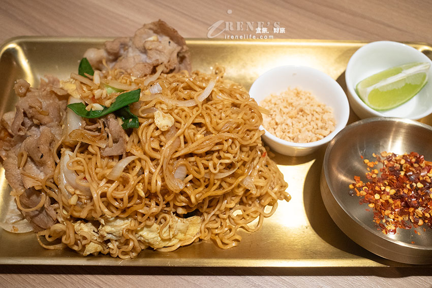蘆洲家樂福新開幕泰式料理|套餐享飯、湯吃到飽,整桌+79元還有小菜、飲料、霜淇淋無限供應 蘆洲家樂福新開幕泰式料理|套餐享飯、湯吃到飽,整桌+79元還有小菜、飲料、霜淇淋無限供應