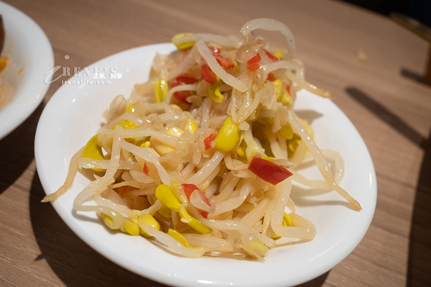 蘆洲家樂福新開幕泰式料理|套餐享飯、湯吃到飽,整桌+79元還有小菜、飲料、霜淇淋無限供應 蘆洲家樂福新開幕泰式料理|套餐享飯、湯吃到飽,整桌+79元還有小菜、飲料、霜淇淋無限供應