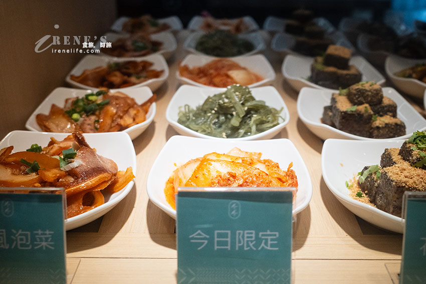 墨竹亭新莊輔大店開幕啦！雙倍蟹黃的流金拌麵有夠銷魂，招牌本家燃麵也推推