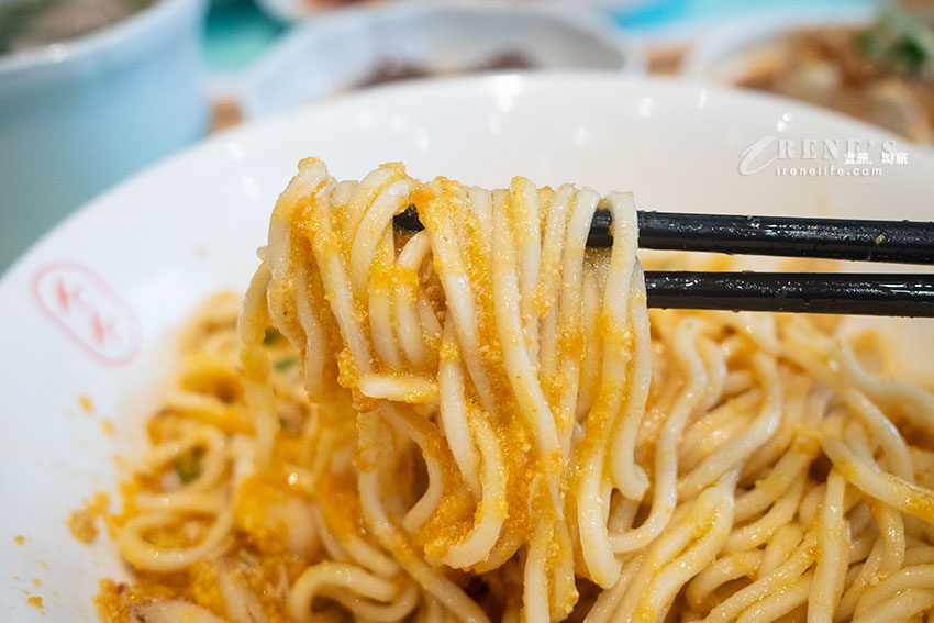 墨竹亭新莊輔大店開幕啦！雙倍蟹黃的流金拌麵有夠銷魂，招牌本家燃麵也推推