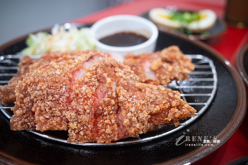 在台北市一碗雞湯拉麵配炸豬排只賣198元？！不收服務費還有飲料無限暢飲