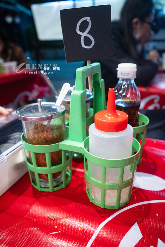 士林夜市全新美食，船麵不稀奇，泰式叉燒麵接地氣，一秒宛如到泰國