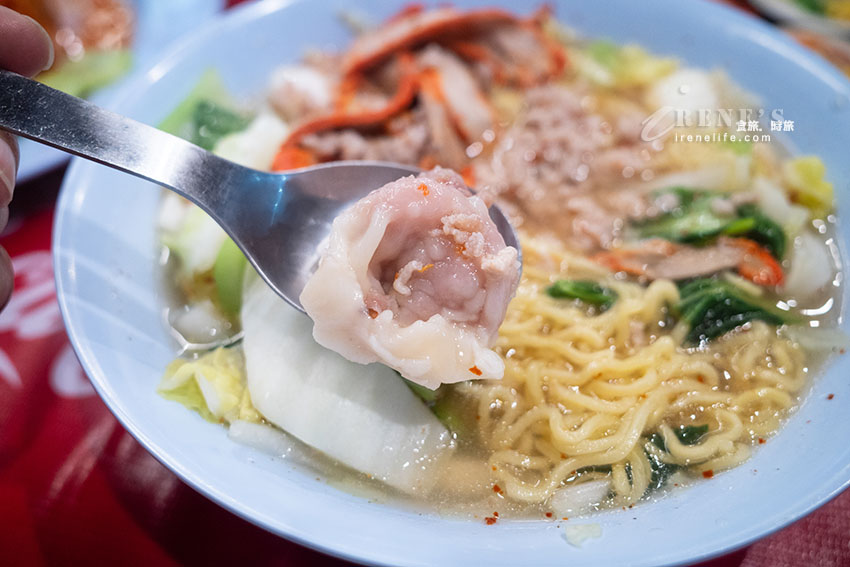 士林夜市全新美食，船麵不稀奇，泰式叉燒麵接地氣，一秒宛如到泰國