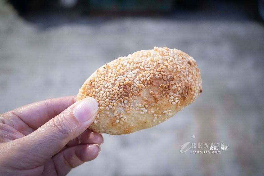 三重文化北路新開幕的小酥餅店,1個15元,7個100元 三重文化北路新開幕的小酥餅店,1個15元,7個100元