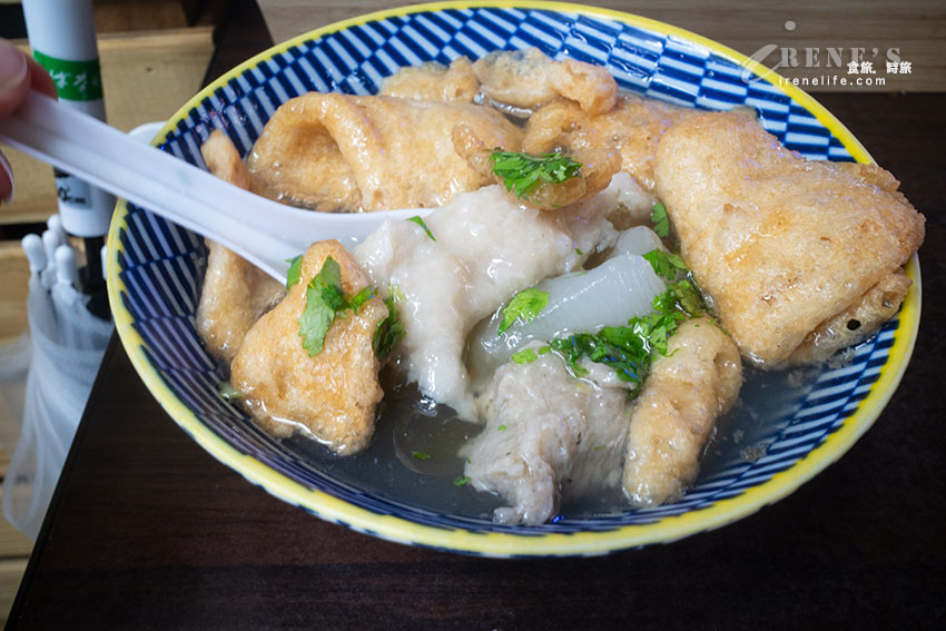 延伸閱讀：士林夜市無店名魷魚羹，超隱密的一間小店，外帶內用人氣夯