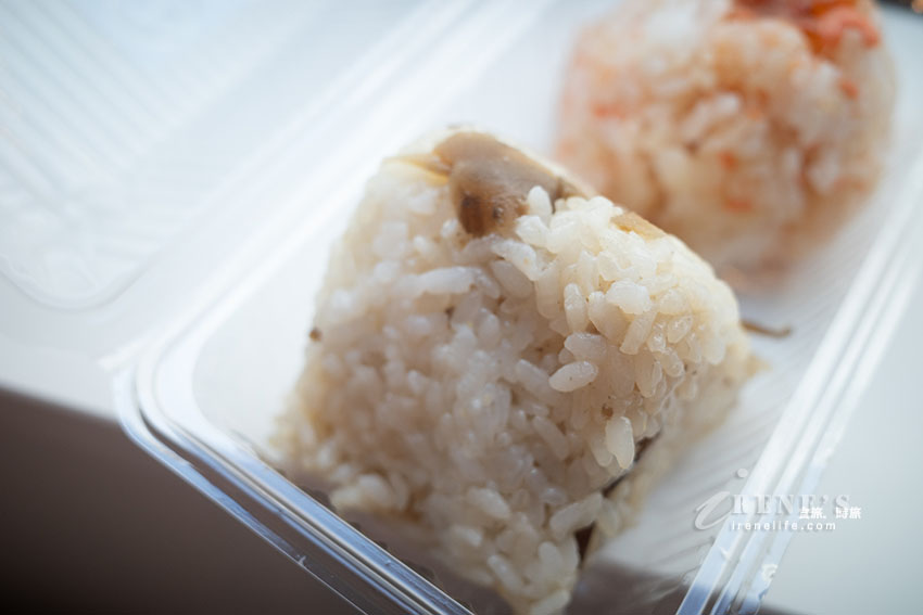 JR大宮站外平價口味多的飯糰專賣店，當地人上班前的第一站，包入半熟蛋好吃推推