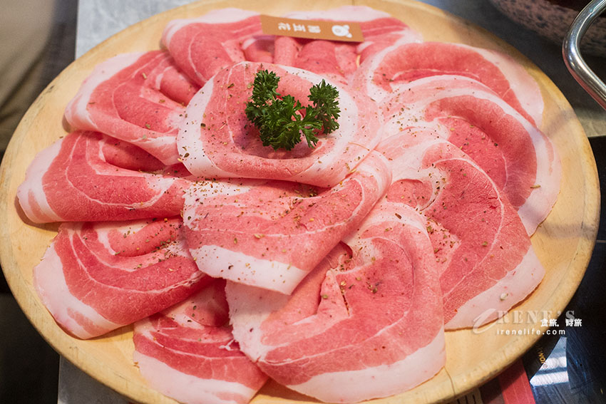大巨蛋、松菸旁好吃涮涮鍋，平日中午限定的單人海陸超澎拜