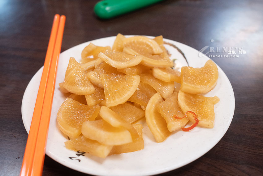 八里觀海大道好吃鵝肉莊，環境寬敞聚餐聚會皆合宜，少人多人合菜通通有