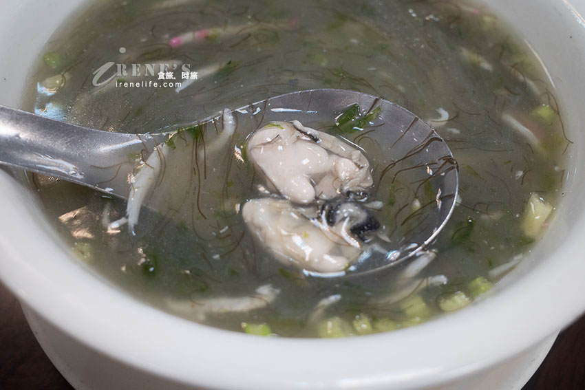 八里觀海大道好吃鵝肉莊，環境寬敞聚餐聚會皆合宜，少人多人合菜通通有