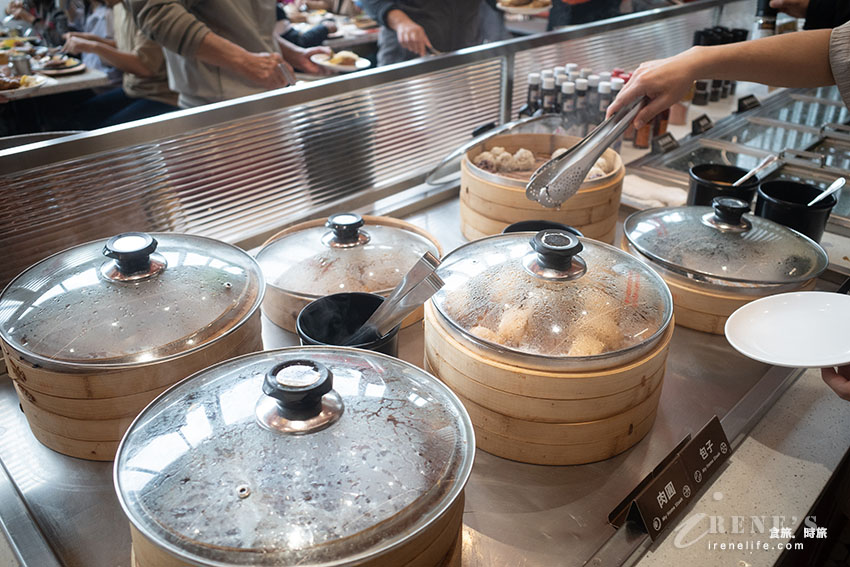 全台第二大我家牛排至今依舊一位難求，各式熟食、手做披薩還有手搖飲機