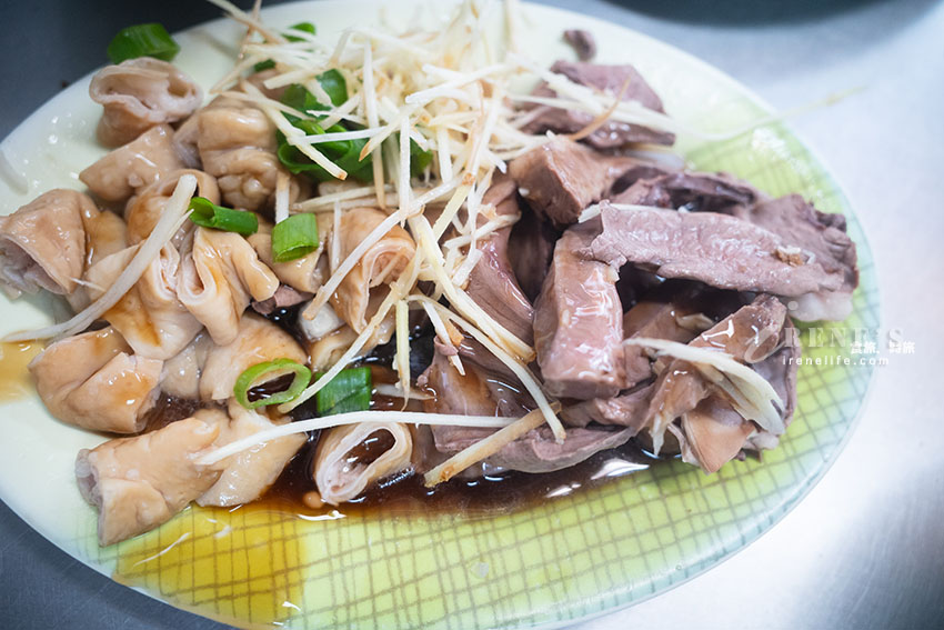 三重隱藏版美食,物美價廉的米粉湯,黑白切份量十足,一試成主顧 三重隱藏版美食,物美價廉的米粉湯,黑白切份量十足,一試成主顧