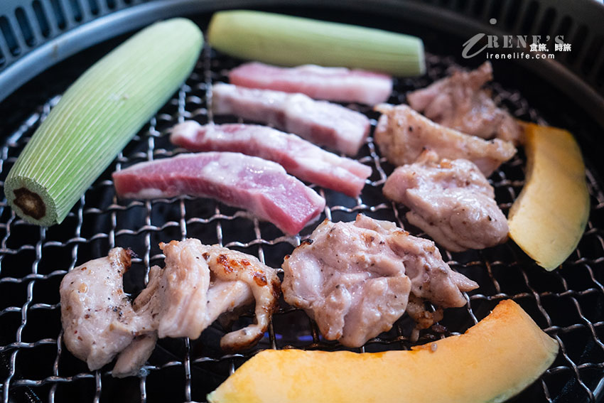 升級版原燒吃到飽！沙拉、烤物、咖哩飯、飲料全都吃免驚～不是每家店都有附設自助吧呦