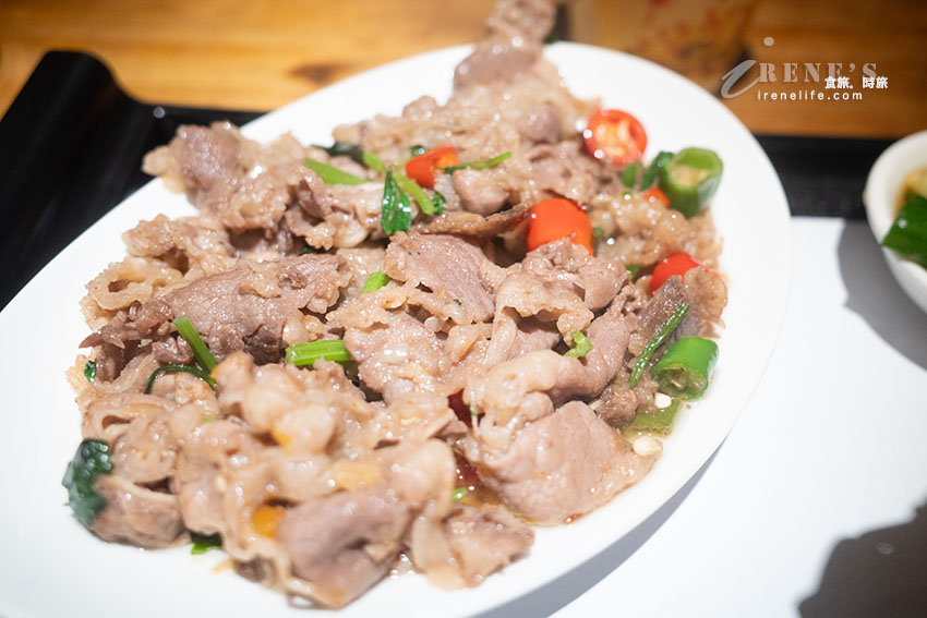 現點現煲的瓦鍋飯，口味創新選擇多，最便宜只要198元就有菜有肉還有飲料
