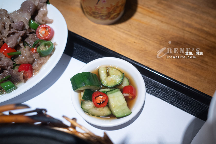 現點現煲的瓦鍋飯,口味創新選擇多,最便宜只要198元就有菜有肉還有飲料 現點現煲的瓦鍋飯,口味創新選擇多,最便宜只要198元就有菜有肉還有飲料
