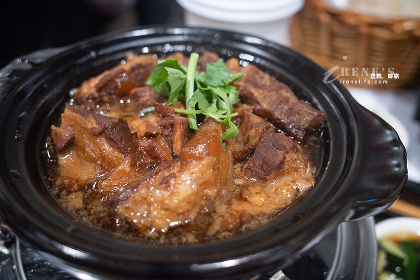 現點現煲的瓦鍋飯,口味創新選擇多,最便宜只要198元就有菜有肉還有飲料 現點現煲的瓦鍋飯,口味創新選擇多,最便宜只要198元就有菜有肉還有飲料