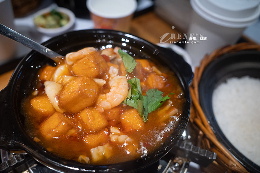 現點現煲的瓦鍋飯,口味創新選擇多,最便宜只要198元就有菜有肉還有飲料 現點現煲的瓦鍋飯,口味創新選擇多,最便宜只要198元就有菜有肉還有飲料