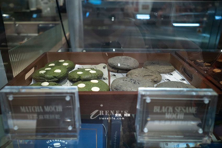新加坡頂級冰淇淋品牌概念店插旗信義區，經典冰淇淋餅乾三明治自由選，全球首賣冰淇淋配薯條餅乾