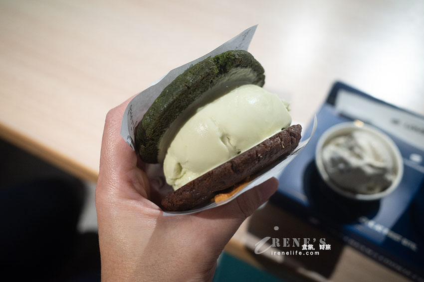 新加坡頂級冰淇淋品牌概念店插旗信義區，經典冰淇淋餅乾三明治自由選，全球首賣冰淇淋配薯條餅乾