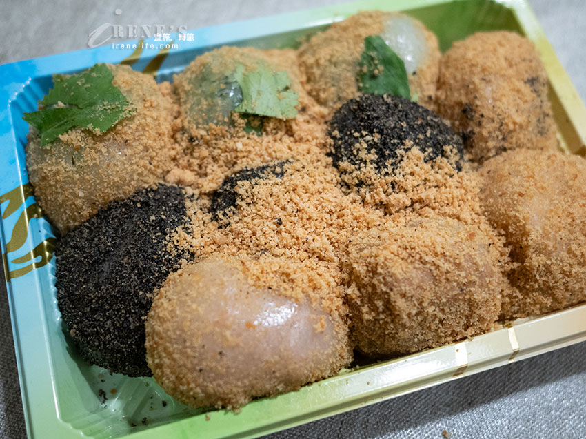 可遇不可求的好吃麻糬攤車，出攤地點和日期都不一，白草莓超大又多汁，香菜尬花生超好吃