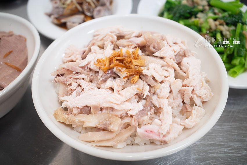 嘉義文化路夜市裡總是人滿為患的郭家雞肉飯,中正路也有分店更舒適人又少 嘉義文化路夜市裡總是人滿為患的郭家雞肉飯,中正路也有分店更舒適人又少