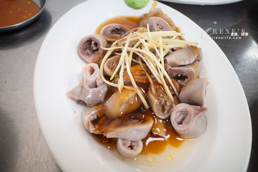 嘉義文化路夜市裡總是人滿為患的郭家雞肉飯,中正路也有分店更舒適人又少 嘉義文化路夜市裡總是人滿為患的郭家雞肉飯,中正路也有分店更舒適人又少